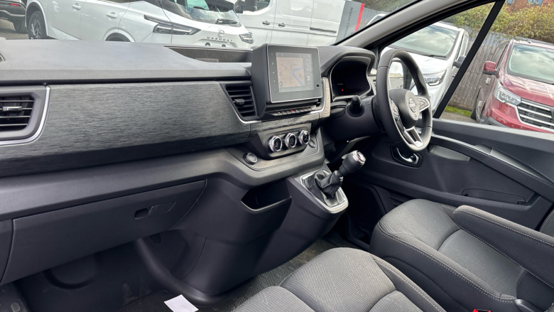 Nissan Primastar 30 L2 Diesel 2.0 dCi 150ps H1 Tekna Van